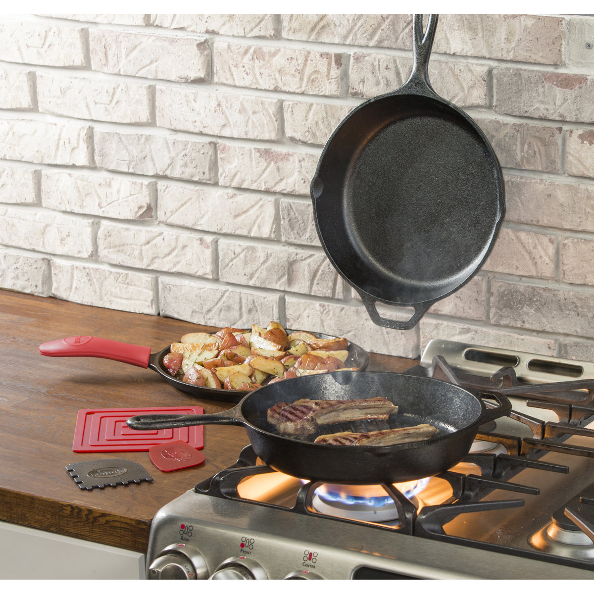 Lodge 6 Piece Cast Iron Essential Pan Set
